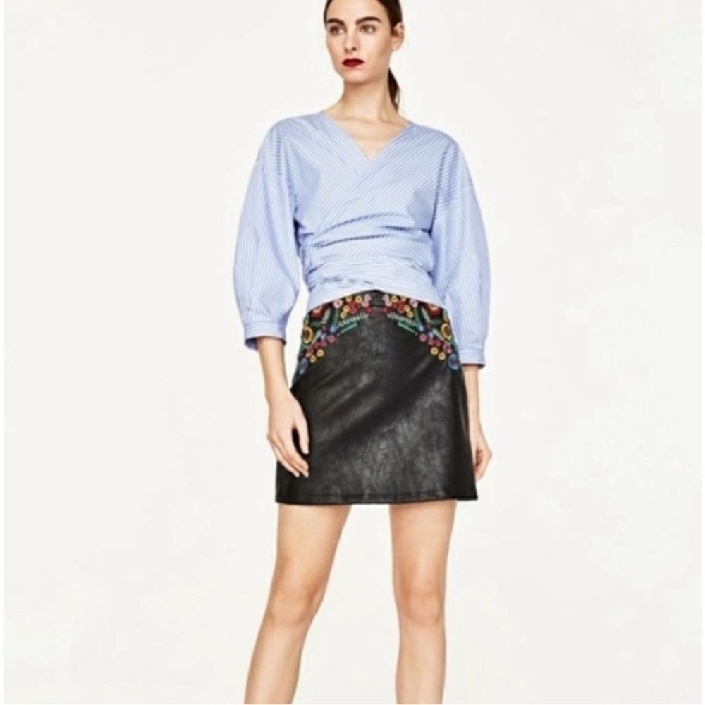 Womens For the Republic Black with Floral Embroidery Faux Leather Skirt - Sz 8